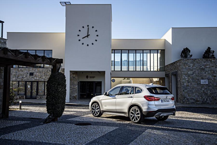  BMW X1 xDrive20d xLine (F48) 2015 года  (WW) (фото 16 из 59)